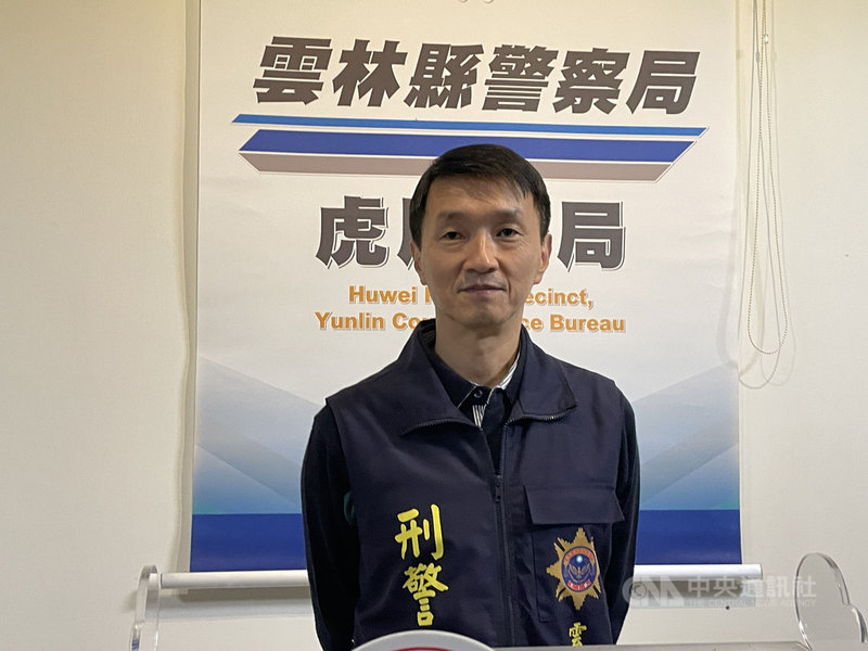 雲林虎尾王姓男子的轎車和住家鐵門7日晚間被10多名男子持棒球棒砸損和潑漆,雲林縣虎尾警分局偵查隊長李志文(圖)8日表示,警方已以車追人,報請雲林地檢署指揮偵辦。中央社記者姜宜菁攝 110年3月8日