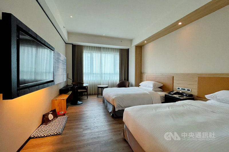 桃園市政府計劃針對自由行旅客推出補助方案,每人每晚補助新台幣1000元,但每房只能一人申請,每人最多可補助2晚。中央社記者吳睿騏桃園攝 110年3月8日