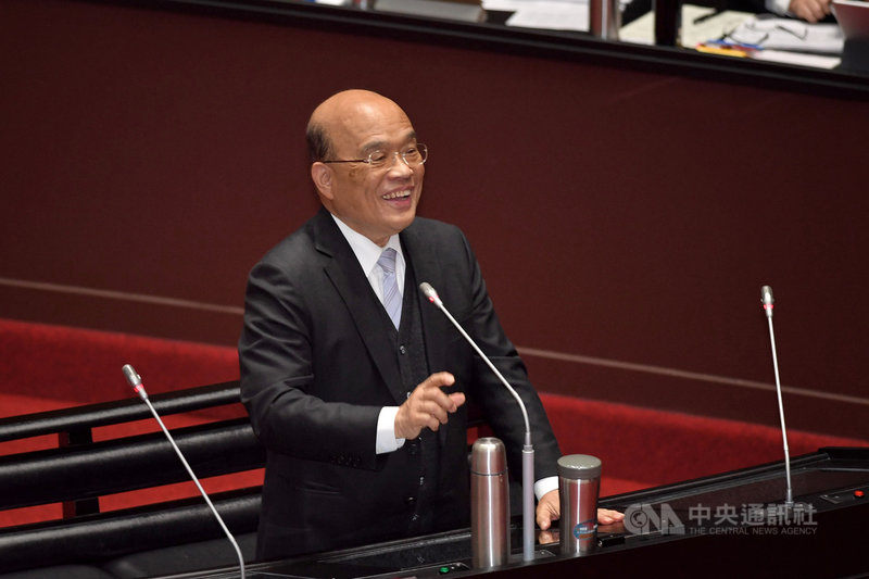 行政院長蘇貞昌(圖)9日在立法院總質詢時,就國民黨立委蔣萬安針對出生率偏低提問進行答覆。中央社記者王飛華攝 110年3月9日