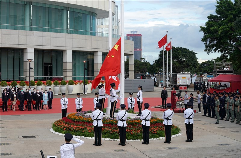 中國全國人民代表大會11日將決定,授權人大常委會出手修改香港選舉制度。圖為去年7月1日香港慶祝回歸祖國23週年。(中新社)