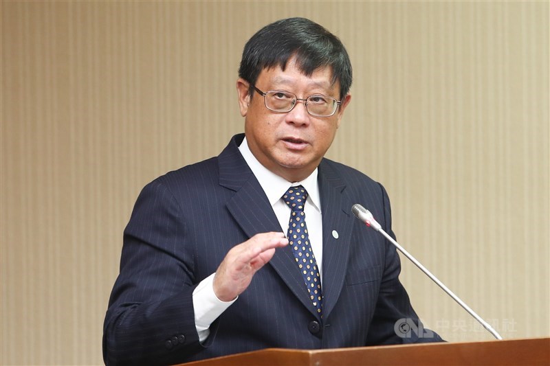 是否對藻礁公投投下同意票,環保署長張子敬9日表示,「現在不好表達」,但三接站當初是通過環評案件。(中央社檔案照片)