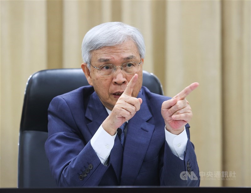中央銀行總裁楊金龍表示,美國聯準會基於法定職責推動QE,而台灣央行進場調節也是因為這些龐大資金已經對金融市場穩定造成很大威脅。(中央社檔案照片)