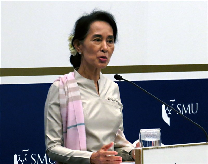 緬甸前民選政府領袖翁山蘇姬(圖)的律師表示,軍政府指控翁山蘇姬貪汙是「非法抹黑」。(中央社檔案照片)