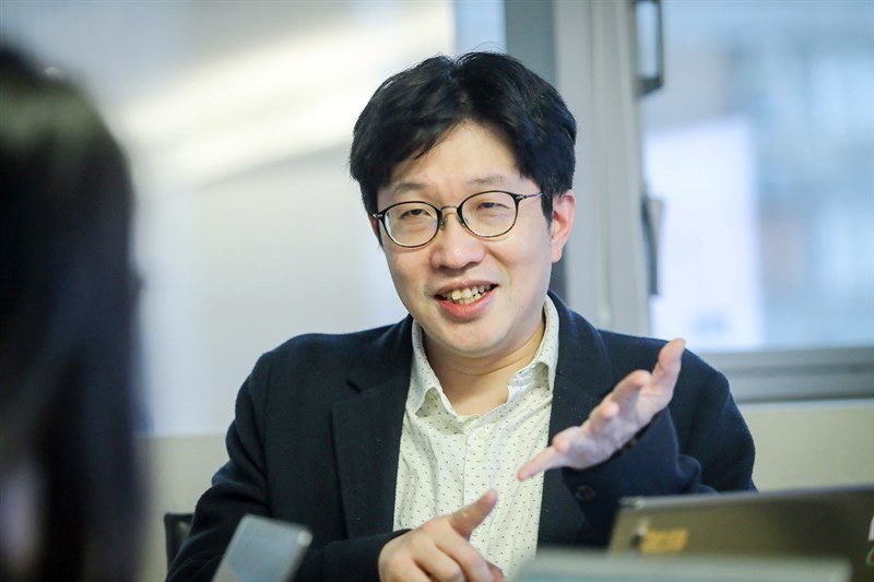 徐毓良指出,藉由政府法規以及科學雜誌等數據,替劇組寫出「未來年表」不是不可能。