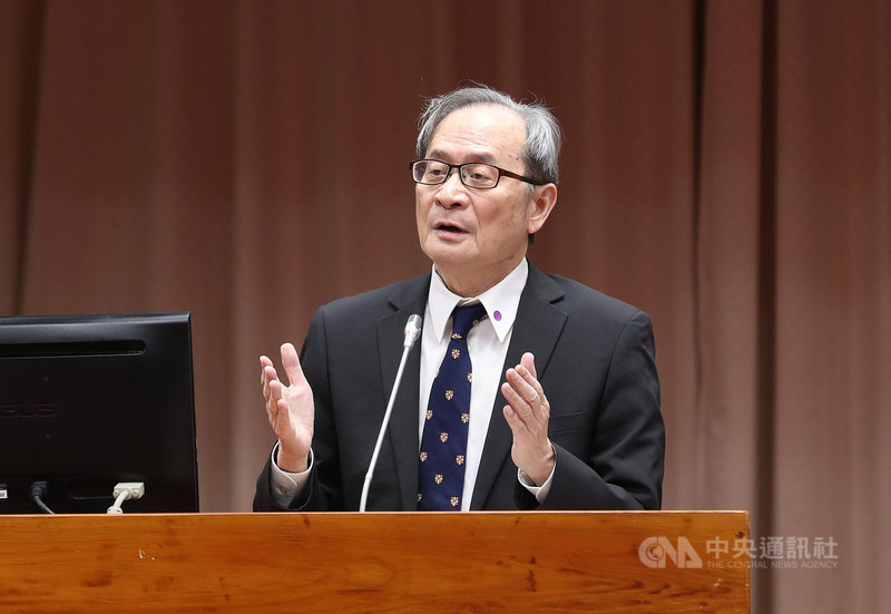原能會主委謝曉星15日在立法院備詢時重申,核四建照已在109年到期,若要原地續建,必須滿足多項條件,「現階段(核四廠)不符合原能會安全要求」,若要重啟,至少需時10年。中央社記者張皓安攝 110年3月15日