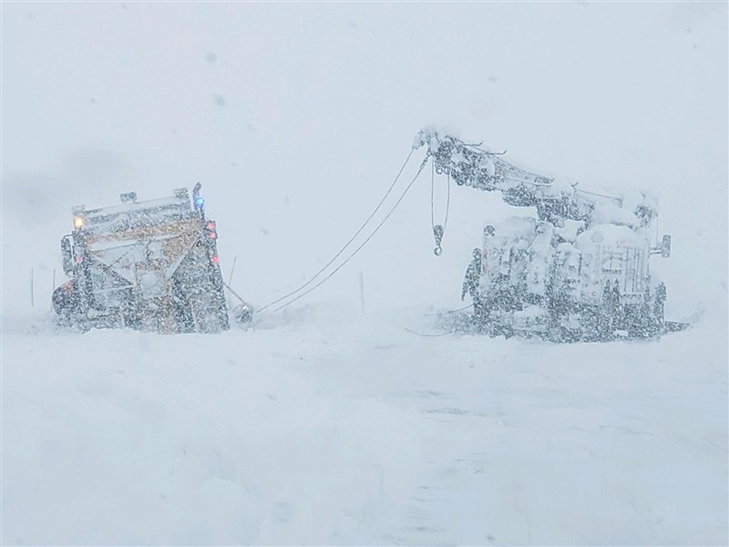 美西暴風雪侵襲丹佛機場關閉多條公路封閉 影 國際 中央社cna