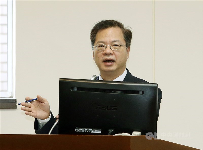 雲林麥寮興建天然氣接收站有譜,國發會主委龔明鑫證實,此事已在進行中,不過他強調,這並非桃園大潭觀塘工業園區中油第三天然氣接收站案的替代方案。(中央社檔案照片)