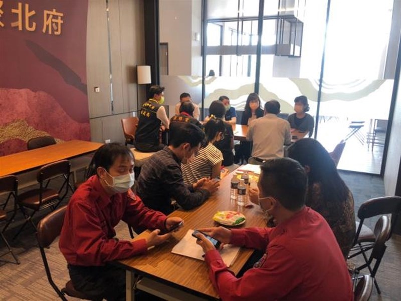 遠雄台南預售屋建案爆搶買潮,有205組中籤者取得「優先購買證明單」,南區國稅局呼籲,證明單日後若轉賣且有獲利,隔年5月應主動申報。圖為14日內政部會同台南市政府等單位前往稽查是否涉及炒作。(圖取自台南市政府網頁tainan.gov.tw)