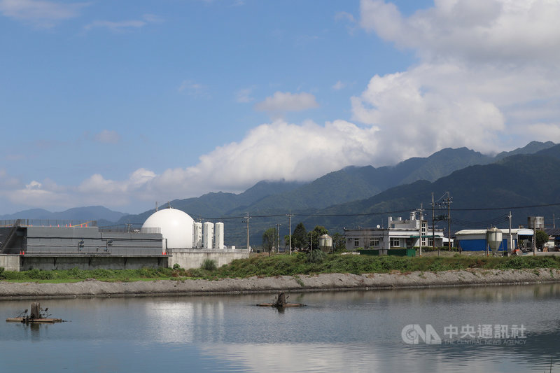 花蓮縣環保局指出,「璞石閣生質能源中心」設置在玉里鎮三民里養殖專區內,預計今年6月底可啟用,未來每年預估可減少畜牧廢水排入河川近8萬公噸,每年可產生約80萬度電,相當於250戶住家用電容量。中央社記者李先鳳攝 110年3月16日