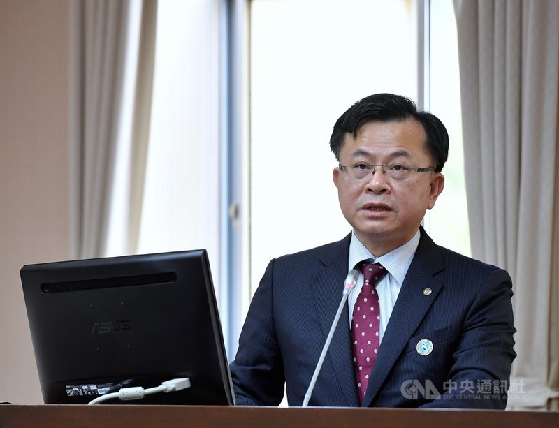 國家通訊傳播委員會(NCC)主委陳耀祥(圖)17日表示,已收到民眾檢舉三立新聞台沒有播報民進黨立委王定宇的租屋事件,NCC已發函要求三立提出說明。中央社記者王飛華攝 110年3月17日