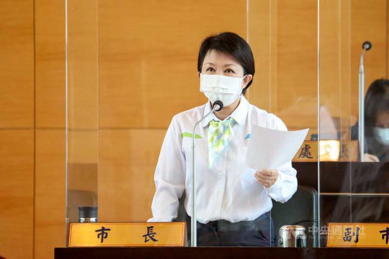 台中市生煤管制自治條例及食安自治條例部分條文遭中央宣告無效,台中市長盧秀燕17日表示,中央此舉動根本漠視台中市議會的地方自治權力,以及台中市民的民意。中央社記者趙麗妍攝 110年3月17日