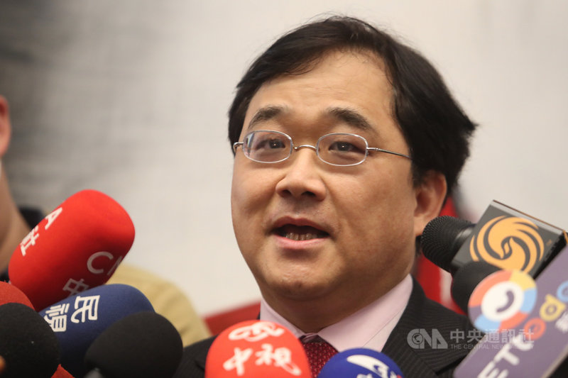 台灣、帛琉旅遊泡泡最快4月啟程，深耕帛琉國際醫療的新光醫院副院長洪子仁（圖）說明旅遊泡泡細節。中央社記者吳家昇攝  110年3月17日