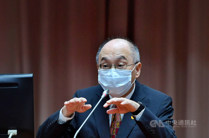 故宮院長吳密察18日上午到立法院教育及文化委員會進行業務報告,多名立委針對故宮隸屬文化部議題質詢,吳密察表示,目前已開始委託學者專家針對故宮組織變動與影響進行評估,年底會有完整評估報告。中央社記者王飛華攝 110年3月18日