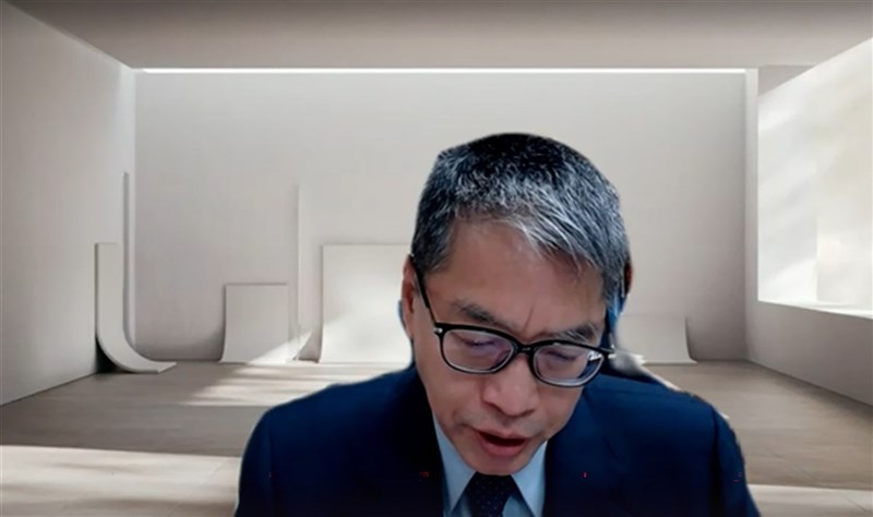 遠景基金會執行長賴怡忠18日在一場台印線上研討會上指出,中國正試圖挑戰民主價值,區域國家應團結應對,且建立安全的全球供應鏈。(截自線上研討會畫面)中央社記者康世人新德里傳真 110年3月18日