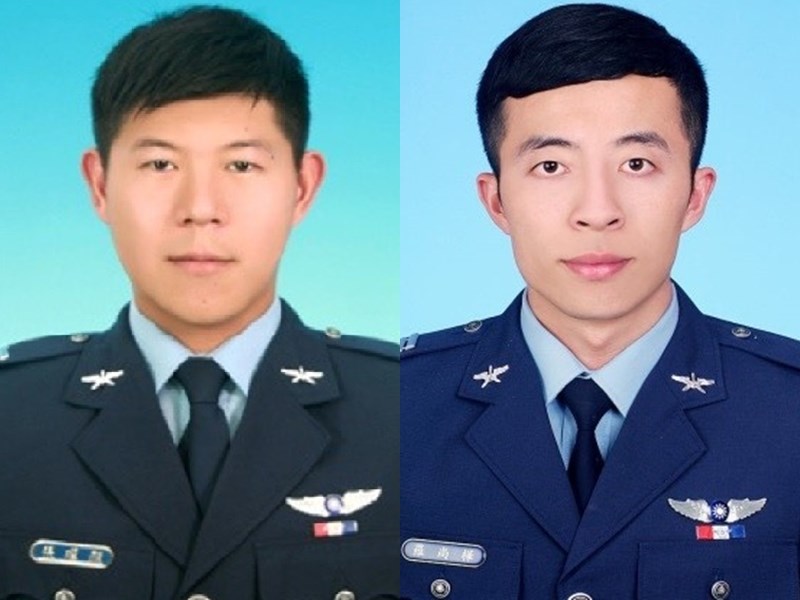 台東志航基地2架F-5E戰機22日疑發生擦撞,上尉潘穎諄(左)失聯、中尉羅尚樺(右)殉職。(空軍提供)