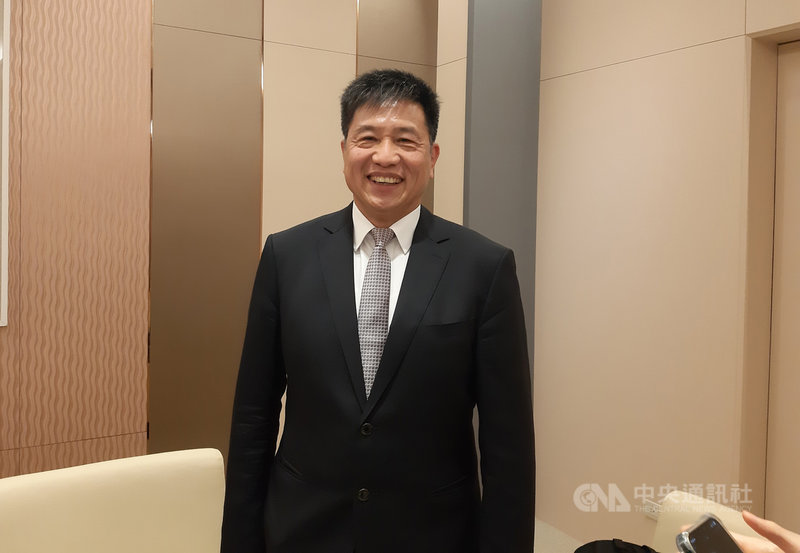 面板廠友達光電董事長彭双浪23日在智慧城市論壇暨展覽會場表示,中國政府補貼面板產業資金已降至往年的一半,現在必須拚真實力,台廠正可把握未來幾年機會獲利。中央社記者潘智義攝 110年3月23日
