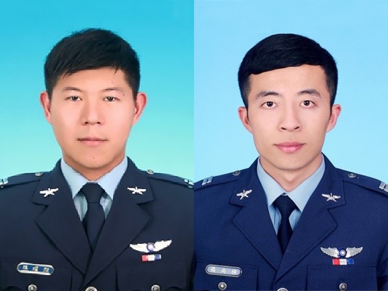 台東志航基地2架F-5E戰機22日疑發生擦撞,上尉潘穎諄(左)失聯、中尉羅尚樺(右)殉職。(空軍提供)