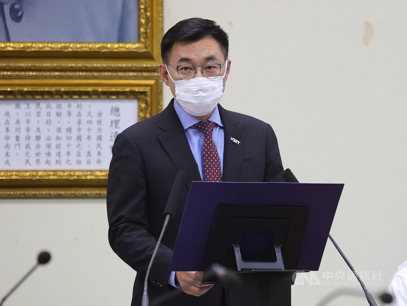國民黨24日下午舉行中常會,黨主席江啟臣致詞時呼籲國防部正視國軍的飛行安全,儘速查明事發原因,避免憾事一再發生。中央社記者謝佳璋攝 110年3月24日