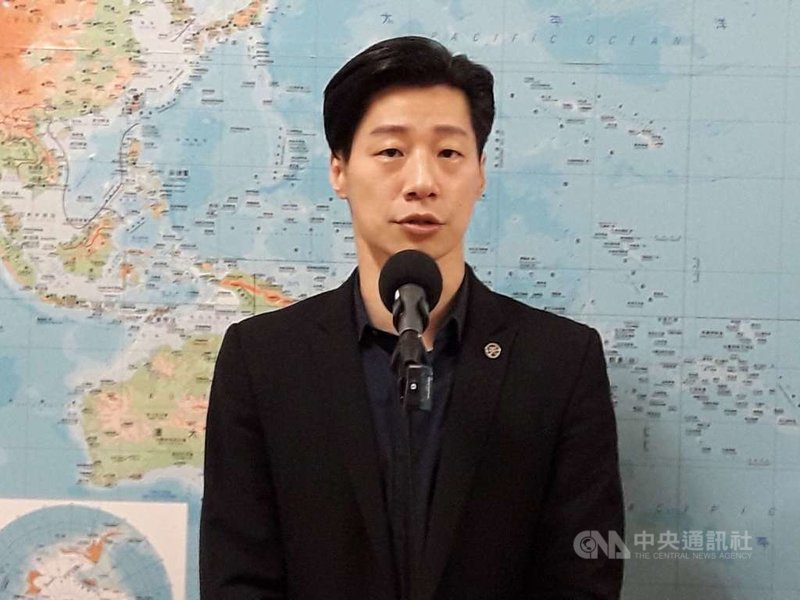 中選會10日說,鄭大平領銜提出無黨籍立委林昶佐(圖)罷免案,提議人名冊經查對後,已達法定提議人數。(中央社檔案照片)