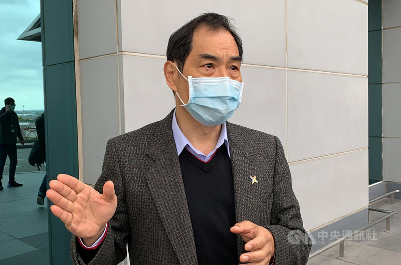 台灣、帛琉旅遊泡泡4月1日首發出團,桃機公司總經理但昭璧25日上午視察採檢站施工狀況並受訪表示,旅遊泡泡旅客須團進團出,須提前5.5小時到,進機場後先到篩檢站分批、逐團核酸檢測(PCR),檢體統一送桃園醫院篩檢。中央社記者葉臻攝 110年3月25日