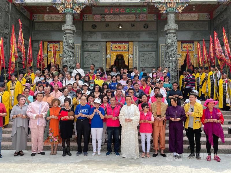 「台灣奇案」將改版再製作,劇組動員600多人日前在高雄內門舉行開鏡。劇組表示,「台灣奇案」將分成多個單元,每個單元也有驚喜演員卡司。(民視提供)中央社記者葉冠吟傳真 110年3月28日