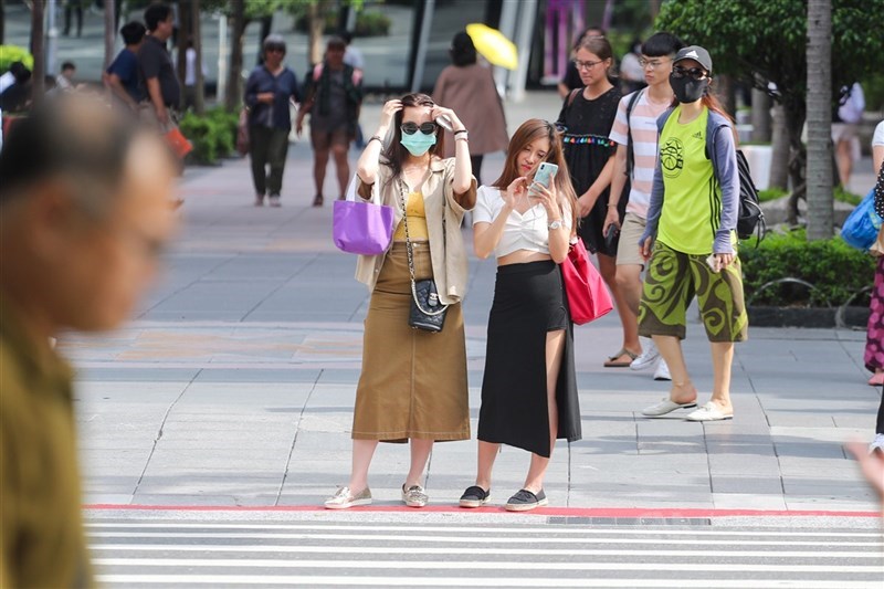中央氣象局表示,30日北部高溫約落在27度到29度,中南部則變化不大,高溫約31度到33度。(中央社檔案照片)