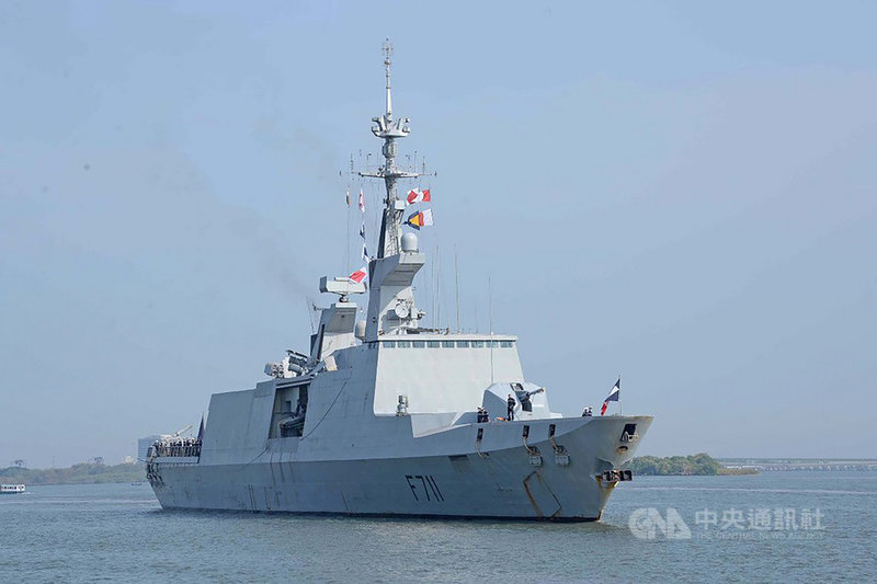 已停泊在印度柯枝港的法國海軍拉法葉級巡防艦蘇爾庫夫號,4月初將在孟加拉灣與四方安全對話國家舉行聯合軍演。(法國駐印度大使館提供)中央社記者康世人新德里傳真 110年3月31日