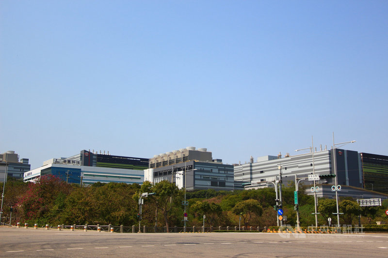 本土疫情升溫,科學園區表示,將配合新防疫措施指引,大型活動可能改在戶外舉行、暫緩或延後。圖為中部科學園區。(中央社檔案照片)