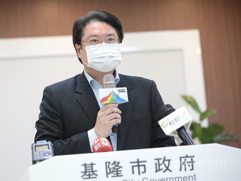 台鐵太魯閣號2日出軌造成重大傷亡,交通部長林佳龍負起政治責任請辭,基隆市長林右昌(圖)6日表示,相信林佳龍會做出有智慧的決定。中央社記者王朝鈺攝 110年4月6日