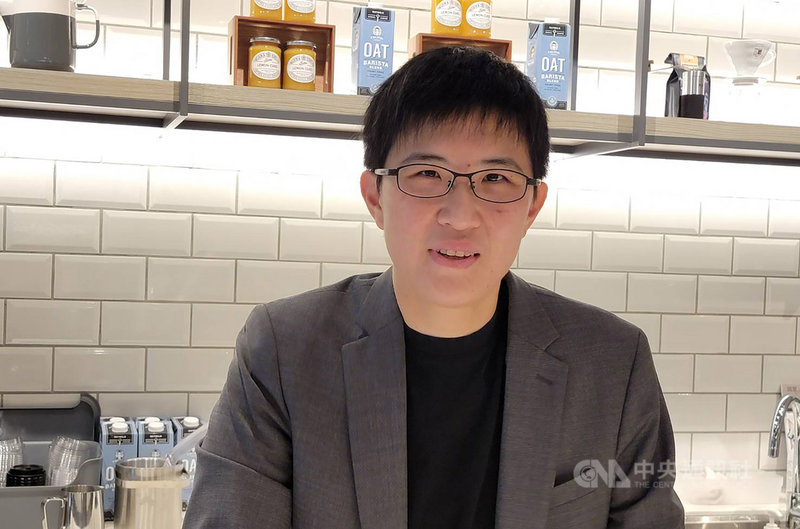 特力屋內湖店正式改裝登場,首度推出4大DIY體驗區。特力營運長何采容表示,看好業績成長年增1到2成中央社記者江明晏攝 110年4月6日