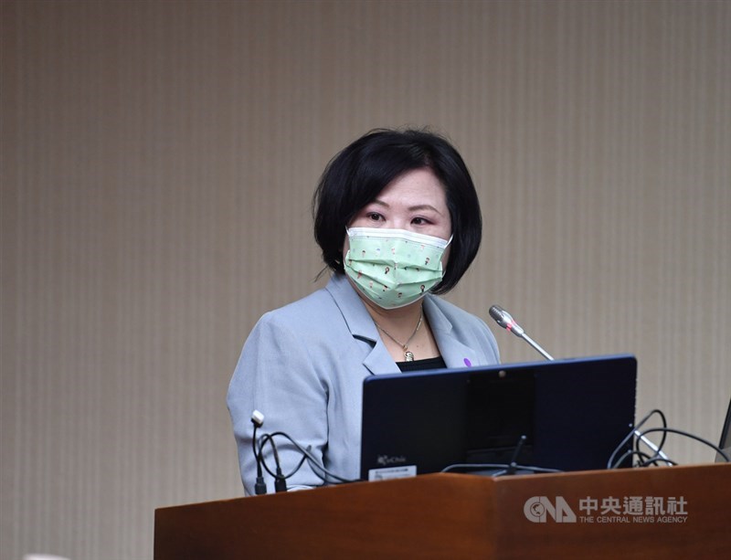 台鐵太魯閣號發生重大事故,造成嚴重死傷。勞動部長許銘春(圖)7日在立法院受訪表示,台鐵工程管理需嚴格督導,而台鐵的6年改善計畫還有223個標案,勞動部將於1個月內全數檢查標案工地,盼藉由密集檢查真正落實工安。中央社記者王飛華攝 110年4月7日