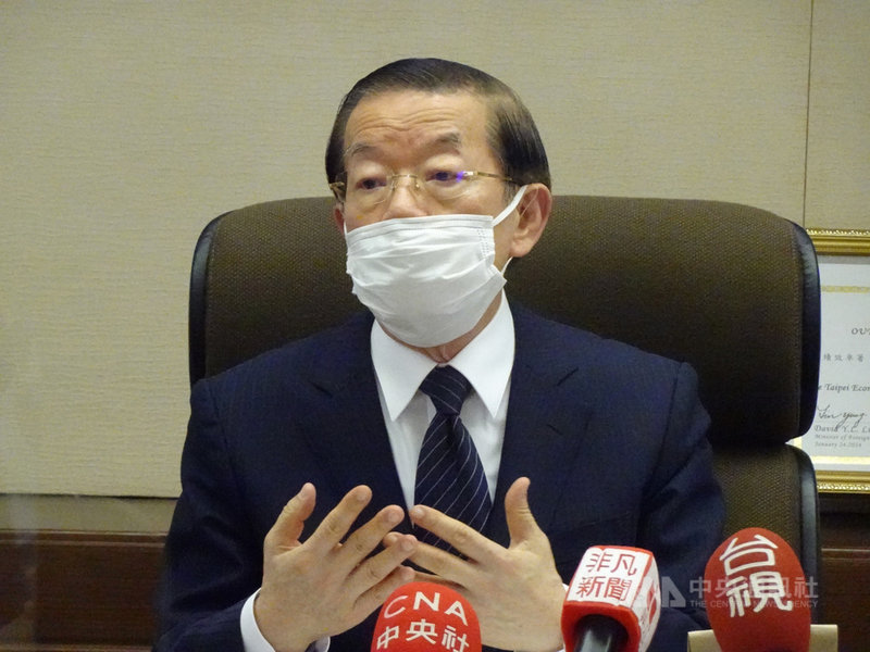 駐日代表謝長廷6日對駐日台灣媒體表示,最近「台灣有事」(有緊急狀況)成為比較大的新聞,5日他首度應日本執政黨自民黨之邀,到自民黨總部針對台灣政策議題交換意見。中央社記者楊明珠東京攝 110年4月6日