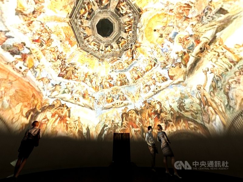 「會動的文藝復興」藝術大展將於6月25日至9月21日,在台北花博流行館、高雄國立科學工藝博物館,南北雙城聯展。民眾可透過數位多媒體的方式近距離欣賞「聖母百花大教堂」穹頂的巨幅濕壁畫「末日審判」。(三立提供)中央社記者葉冠吟傳真 110年4月7日