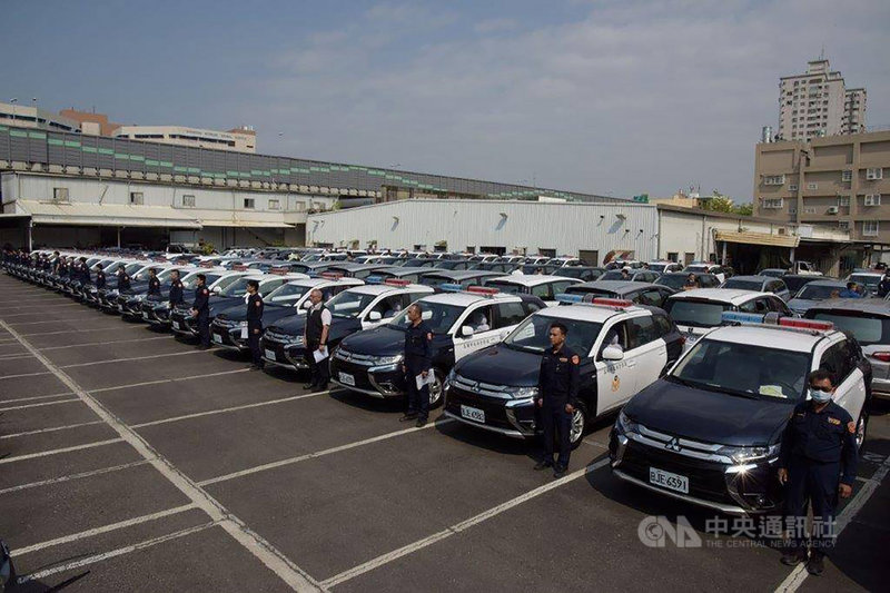 高雄警用車輛老舊情形嚴重,高雄市警局7日表示,去年度獲中央補助款新台幣1億7737萬元,共購置汰換警用車輛197輛,包括巡邏車107輛及偵防車90輛,今年3至4月中旬起陸續交車。(高雄市警察局提供)中央社記者侯文婷傳真 110年4月7日