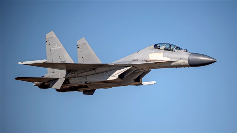 共機4月3日起連續7天擾台,空軍9日發布共機動態,11架共機侵犯台灣西南防空識別區。圖為殲10同型機。(圖取自國防部網頁mnd.gov.tw)