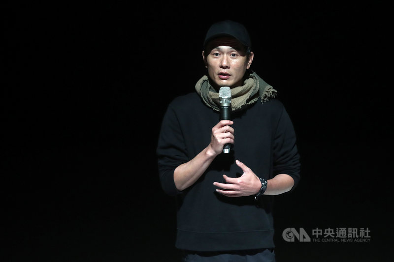 雲門舞集藝術總監鄭宗龍舞作「十三聲」11日起將在淡水雲門劇場演出4場,隨後啟動桃園、彰化員林、嘉義、台南、花蓮及屏東等地巡演,9日鄭宗龍(圖)在淡水舉行記者會,邀請全台民眾觀賞舞作。中央社記者吳家昇攝 110年4月9日
