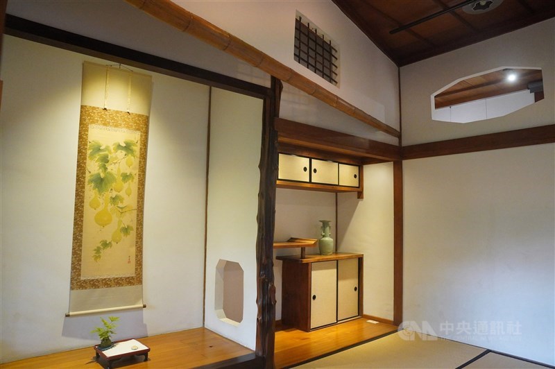 北投文物館歷經修復,現由一群老屋守護者管理維護,館內多處保留日式木造結構。(中央社檔案照片)