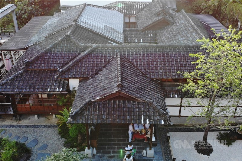 全台僅存的兩層日式古蹟建築「北投文物館」今年滿百歲。圖為北投文物館外觀。(中央社檔案照片)