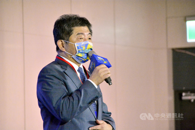 衛福部長陳時中10日出席「2021亞太社創高峰會」後表示,最快下星期宣布2019冠狀病毒疾病(COVID-19,武漢肺炎)AZ疫苗開放自費施打時程。中央社記者黃旭昇新北攝 110年4月10日