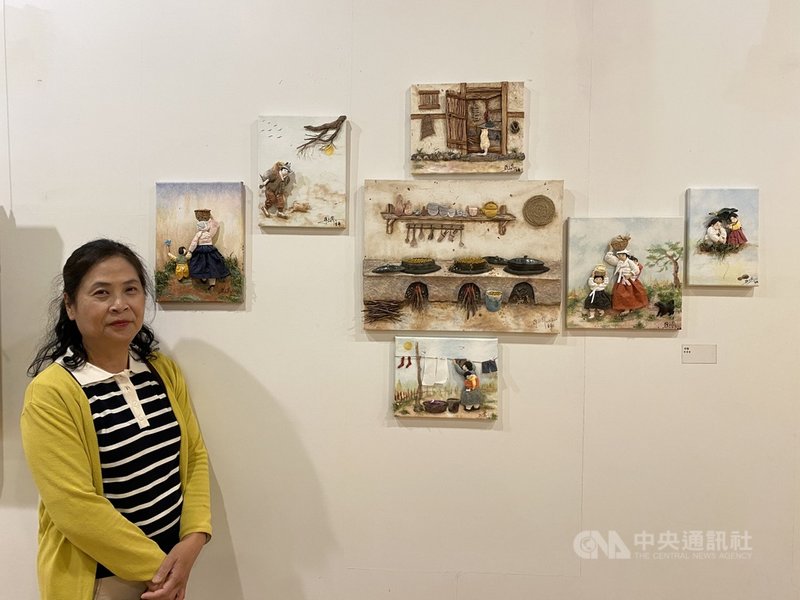 台灣女兒羅文凰的韓紙民俗畫創作受到韓國當地肯定,3月4日至4月4日受邀至位於慶尚北道的韓國國立白頭大幹樹木園展出。中央社記者廖禹揚慶尚北道奉化郡攝 110年4月11日