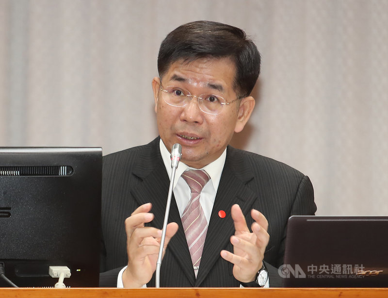 教育部長潘文忠12日在立法院表示,因應少子化及環境變革,高中以下藝術才能班將自110學年起逐年調降每班學生數上限,以達到國中小每班26人、高中每班25人。中央社記者張新偉攝 110年4月12日