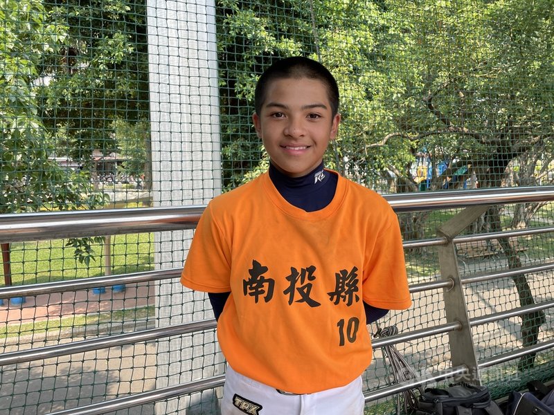 謝國城盃少棒錦標賽敗部賽事,南投縣隊打擊發揮,團隊攻勢串聯,開路先鋒王凱(圖)不僅敲出生涯首轟,還一口氣敲出雙響砲,直呼「不可思議」。中央社記者謝靜雯攝 110年4月13日