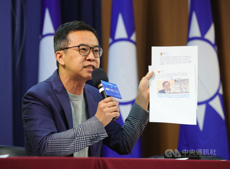 國民黨14日舉行「福島核廢水放流入海!衝擊台灣漁業,蔡政府不該軟弱」記者會,文傳會副主委黃子哲(圖)指出,駐日代表謝長廷過去大力反對興建核四,現在卻未見用力抗議日本將核廢水放流大海。中央社記者謝佳璋攝 110年4月14日