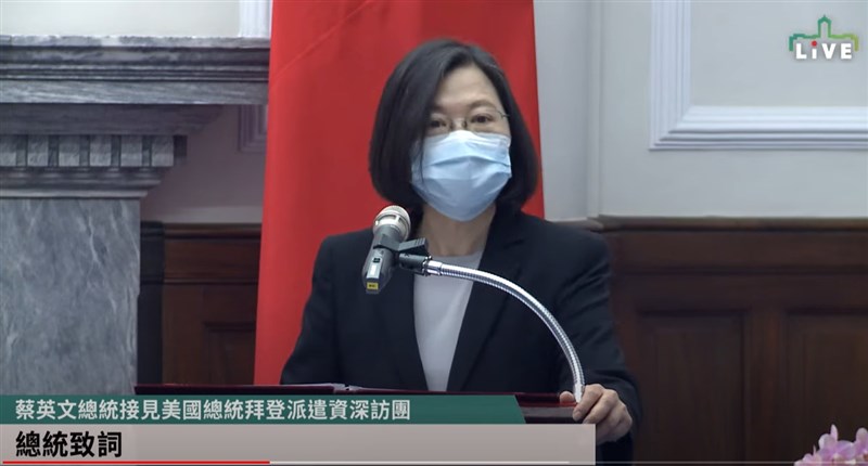 總統蔡英文(圖)15日接見前美國參議員陶德訪問團時表示,這是美國總統拜登上任後第一次派團訪問台灣,展現台美持續深化的夥伴關係。(圖取自總統府YouTube頻道網頁youtube.com)
