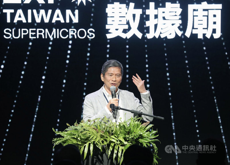2021年台灣文博會開幕,文化部長李永得16日在台北出席開幕典禮表示,文博會產值在2019年已高達新台幣6.5億,期許今年可突破10億。中央社記者張皓安攝 110年4月16日