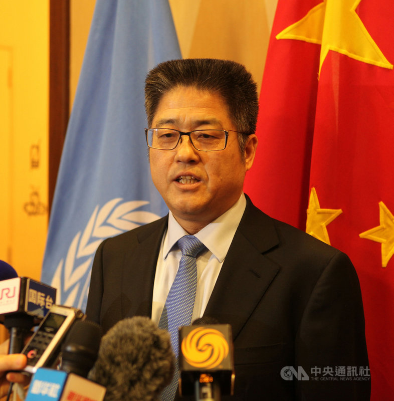 白宮主辦的氣候領袖視訊峰會舉行前夕,中國外交部副部長樂玉成接受美媒專訪時稱,「中國不太可能在會議上做出任何新的承諾」。圖為樂玉成。(中新社提供)中央社 110年4月17日
