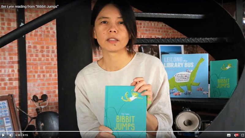 台灣繪本作家林小杯(圖)獲邀參與洛杉磯時報書展,在線上的童書舞台分享自己的作品。(取自Los Angeles Times Festival of Books網站)中央社記者林宏翰傳真 110年4月17日