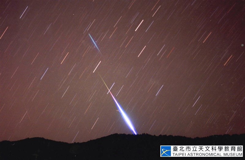 台北天文館表示,17日晚間8時8分月球與火星距離接近,將發生「火星合月」的天象,錯過這次得等到2040年。(圖取自台北市立天文館網頁tam.gov.taipei)