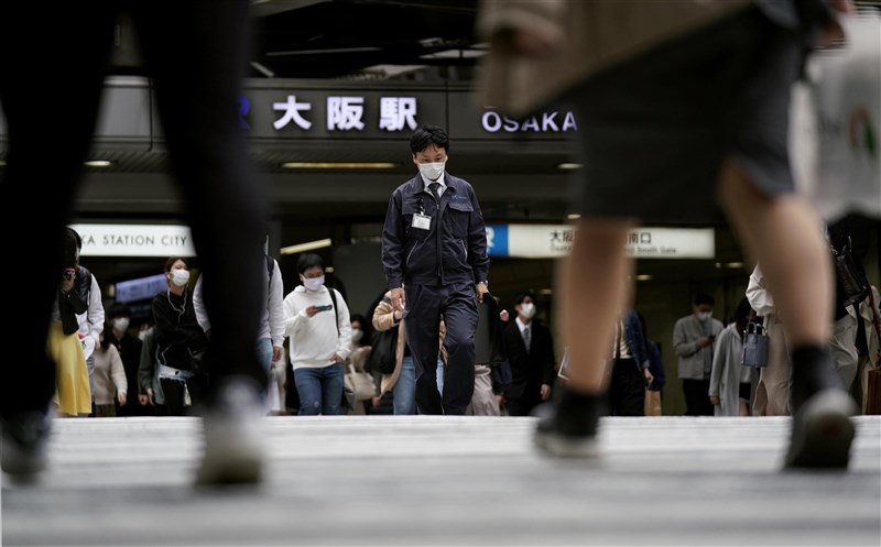 日本大阪府18日新增1220例確診病例,再創疫情爆發以來當地新高紀錄。(共同社)