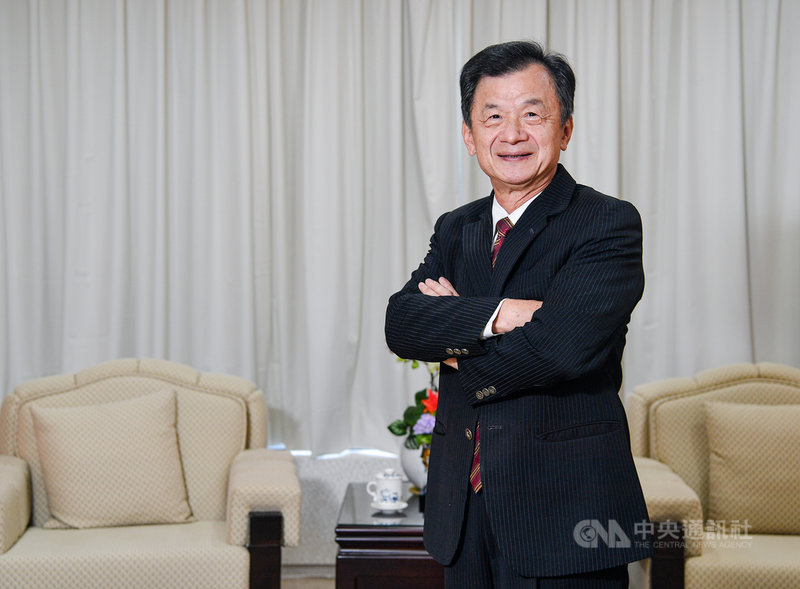 陸委會主委邱太三20日接受專訪時表示,「建設性模糊」不是文字上的模糊,而是心態上的善意諒解,「只要善意的諒解,其實大家就能務實處理後續的事情」。中央社記者鄭清元攝 110年4月20日